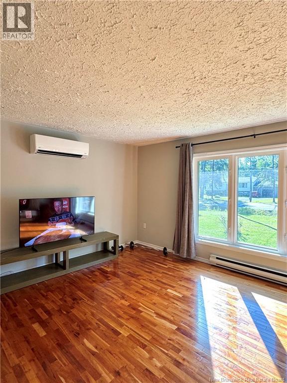 505 Wellington Street - 12