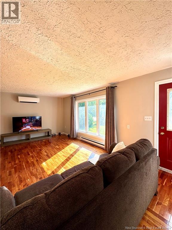 505 Wellington Street - 11