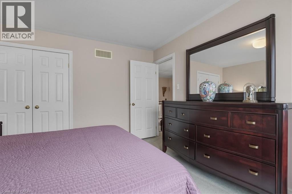 54 WOODCREST Court - 35