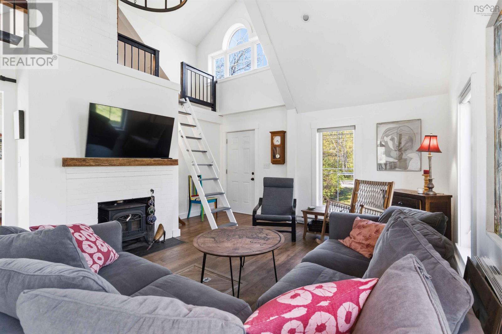 Property 20 of 45 of 105 Medway River Road