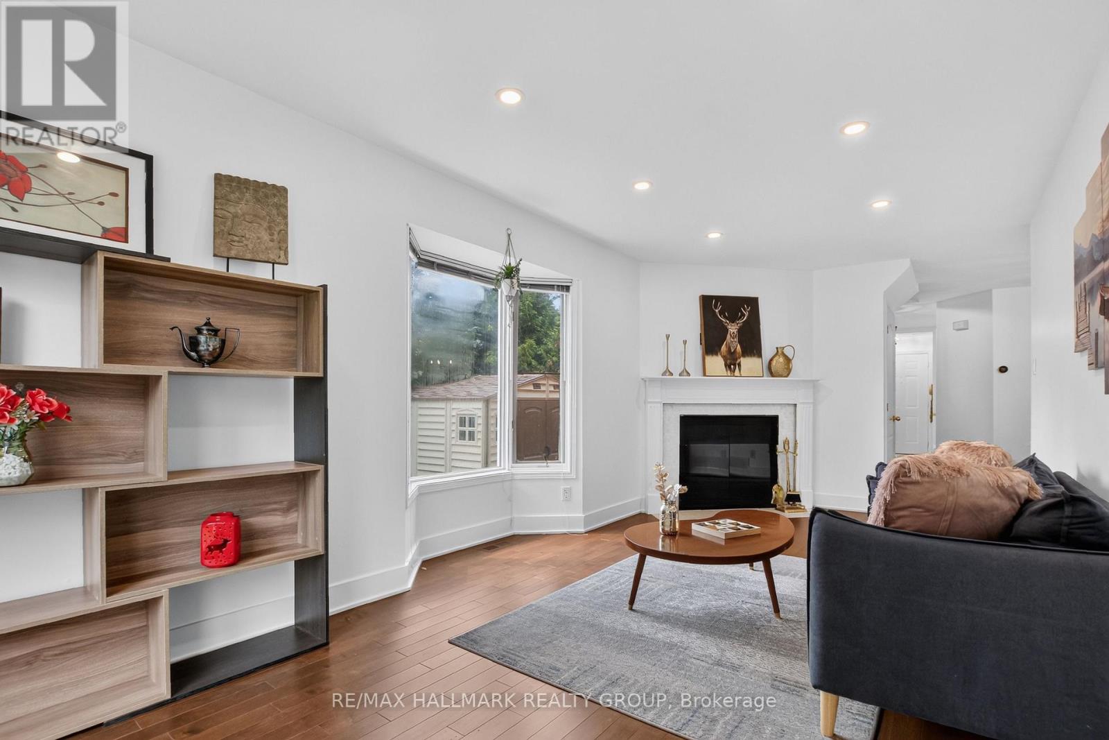 23 WHITEGATE CRESCENT - Image 11