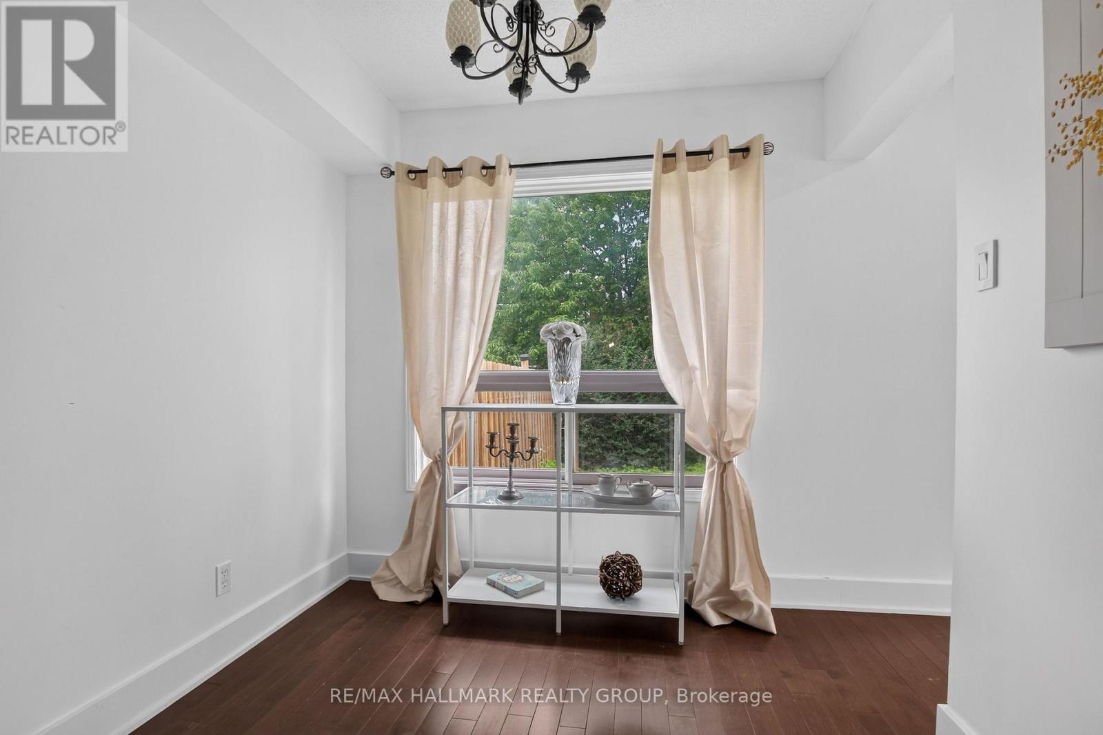 23 WHITEGATE CRESCENT - 16