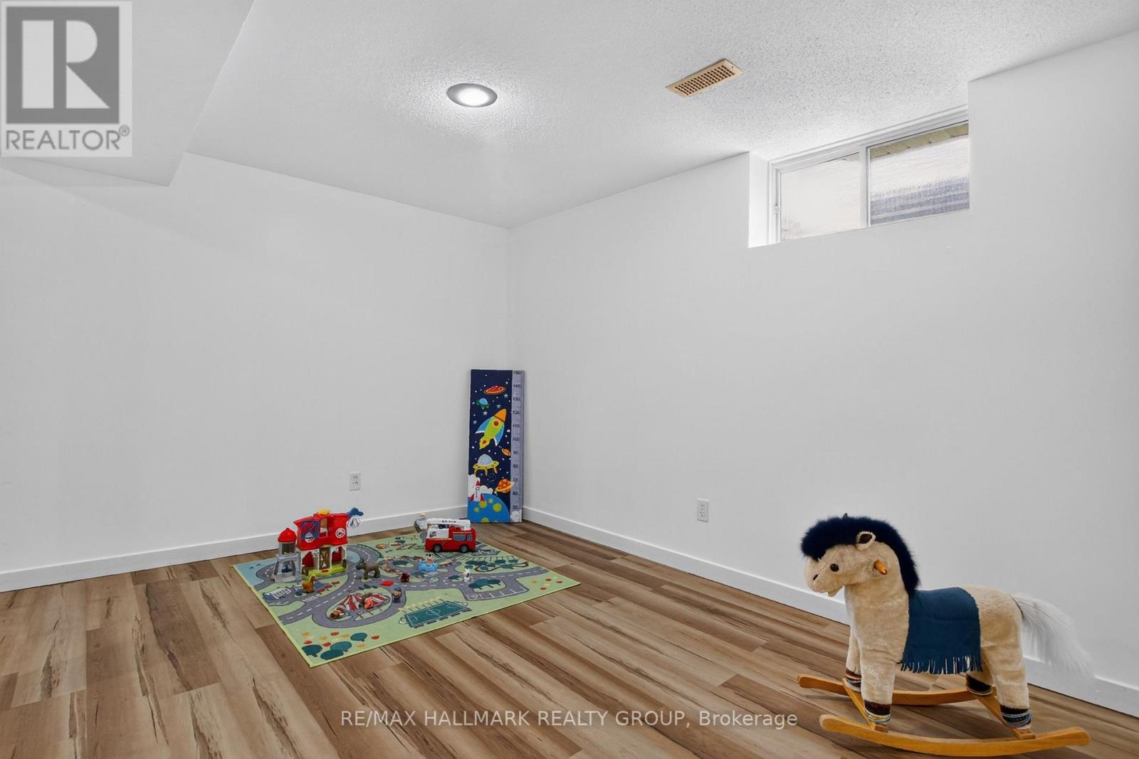 23 WHITEGATE CRESCENT - 44