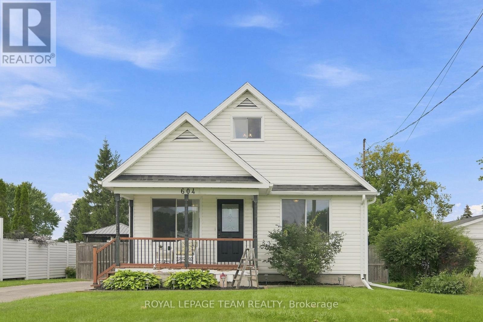 604 COUNTY ROAD 2 - 2