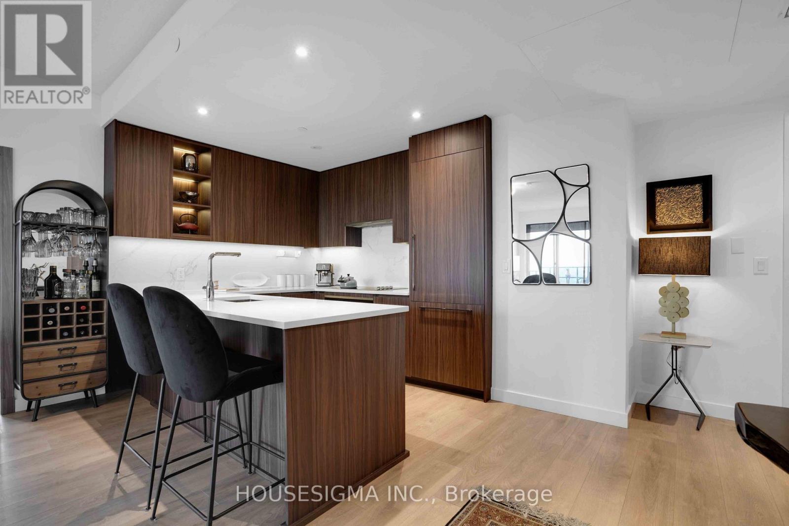 #1803 25 MCMAHON DRIVE - 9