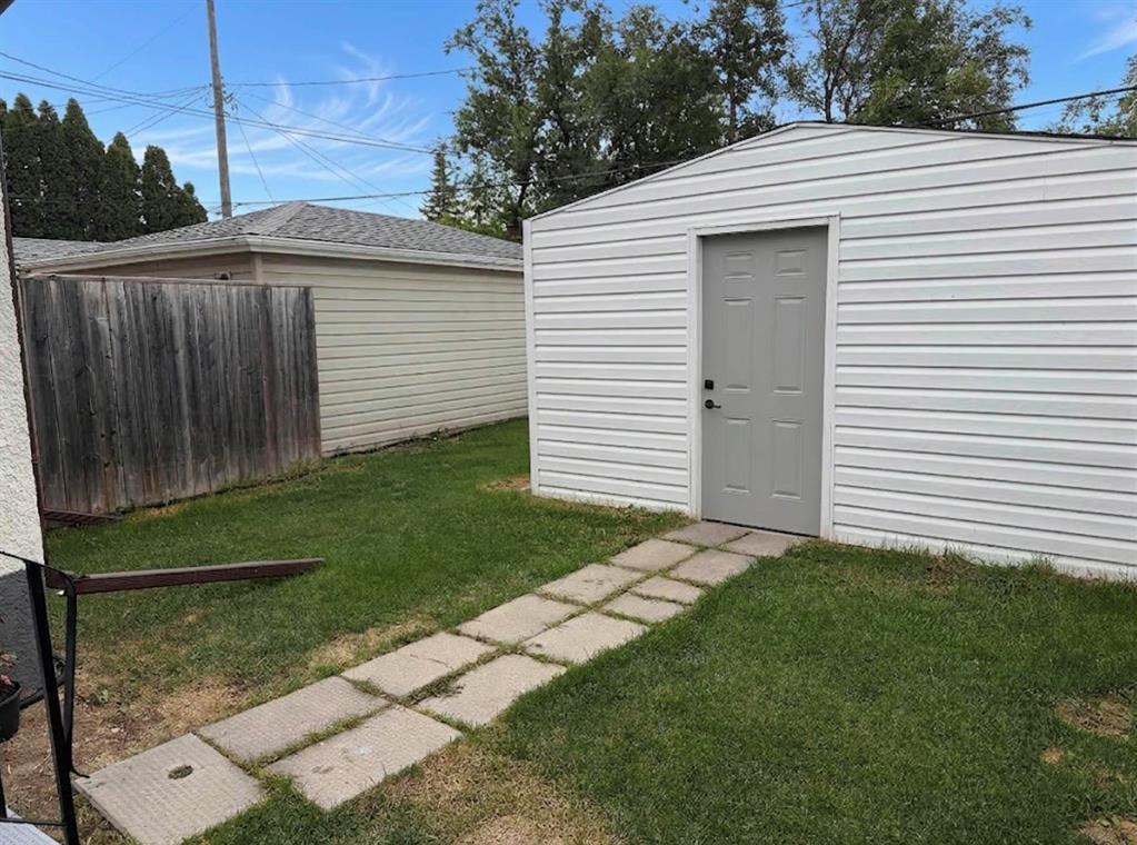 1894 MCDERMOT Street West, Winnipeg, Manitoba, R2R0A4, Winnipeg, Manitoba — photo 3 of 5