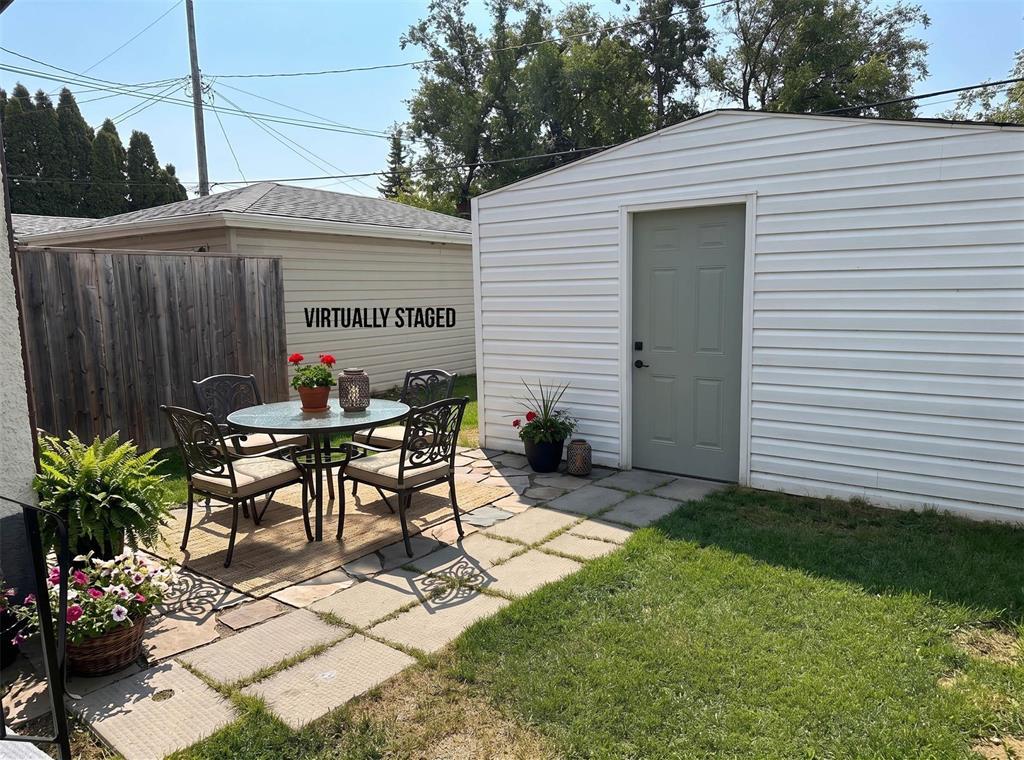 1894 MCDERMOT Street West, Winnipeg, Manitoba, R2R0A4, Winnipeg, Manitoba — photo 4 of 5