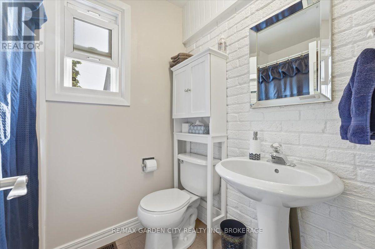 38 FITCH STREET - 17