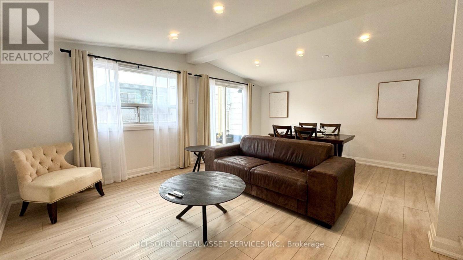 Photo of 754 Queen Street