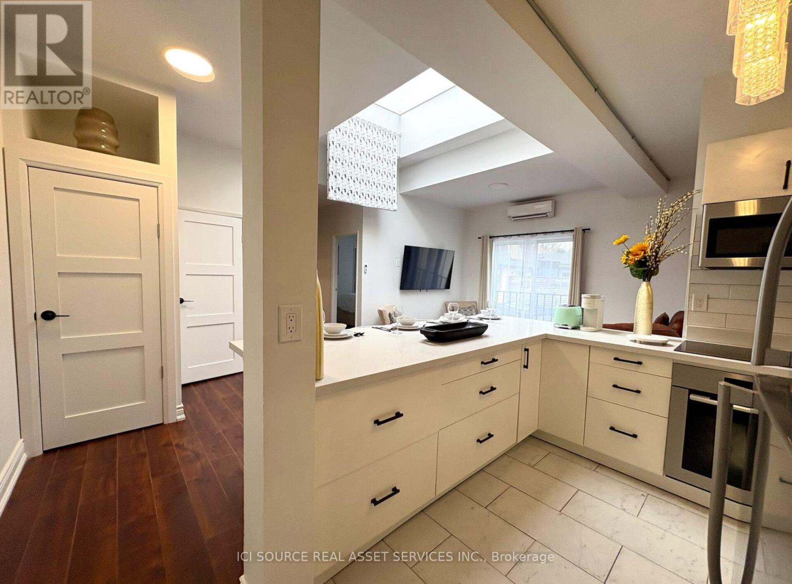 Photo of 754 Queen Street
