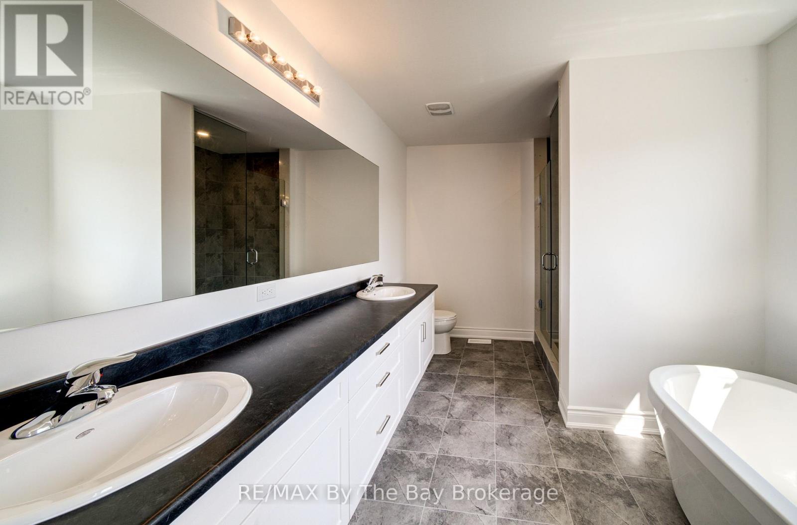 25 AMBER DRIVE - 21