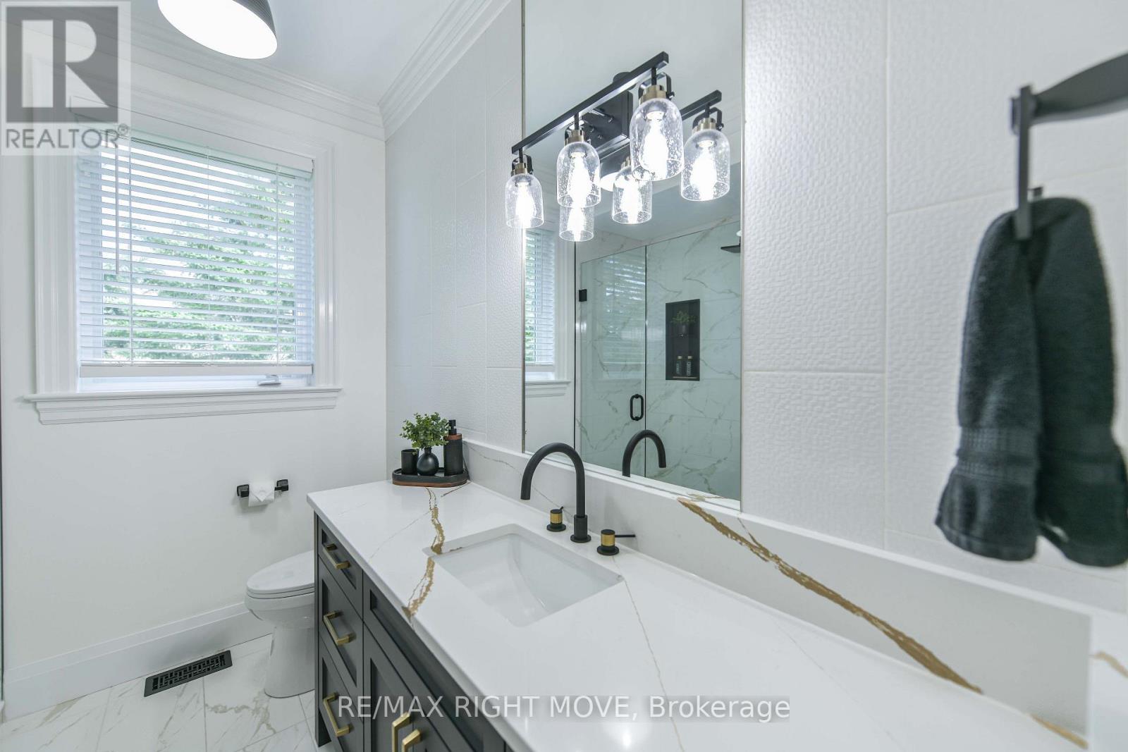 1043 HURLWOOD LANE - Image 25