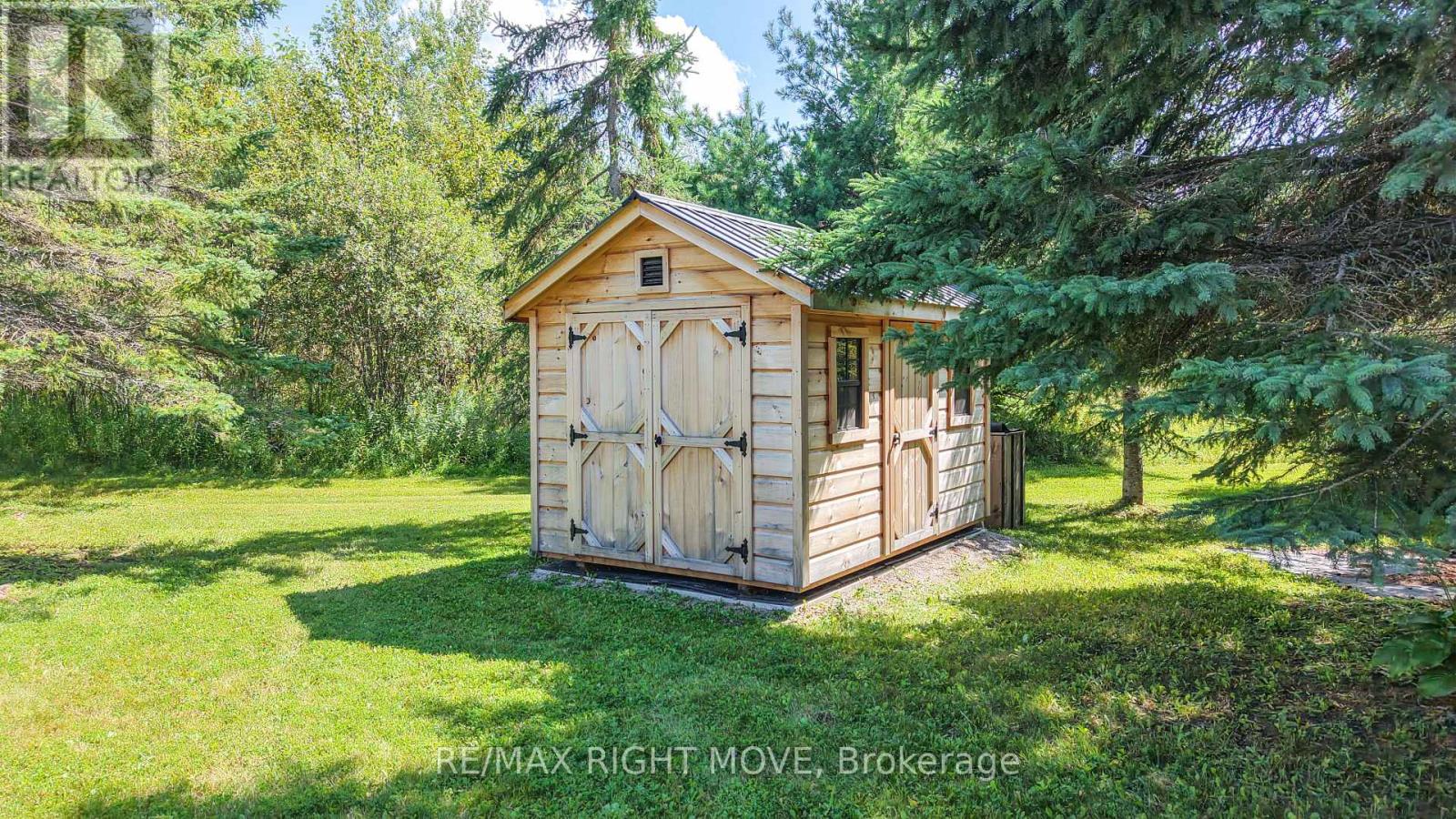1043 HURLWOOD LANE - Image 39