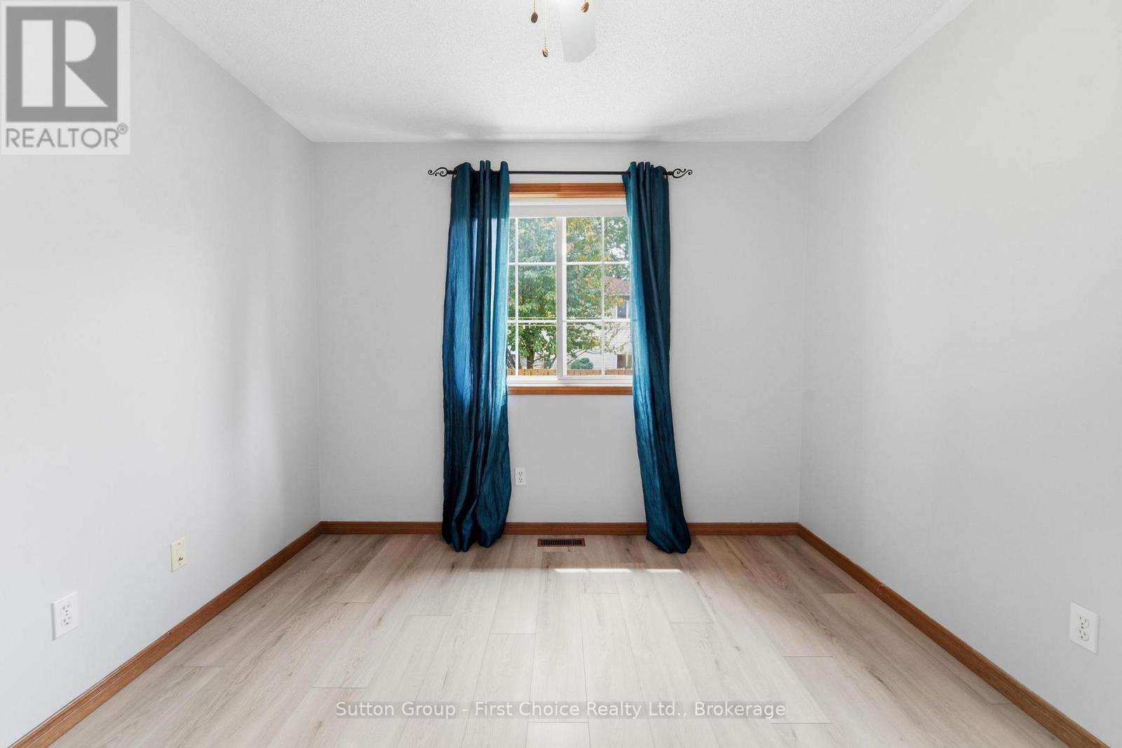 56 HURON ROAD - 16