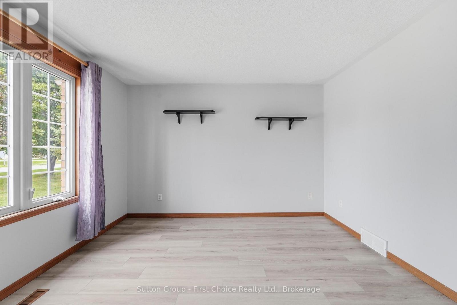 56 HURON ROAD - 9