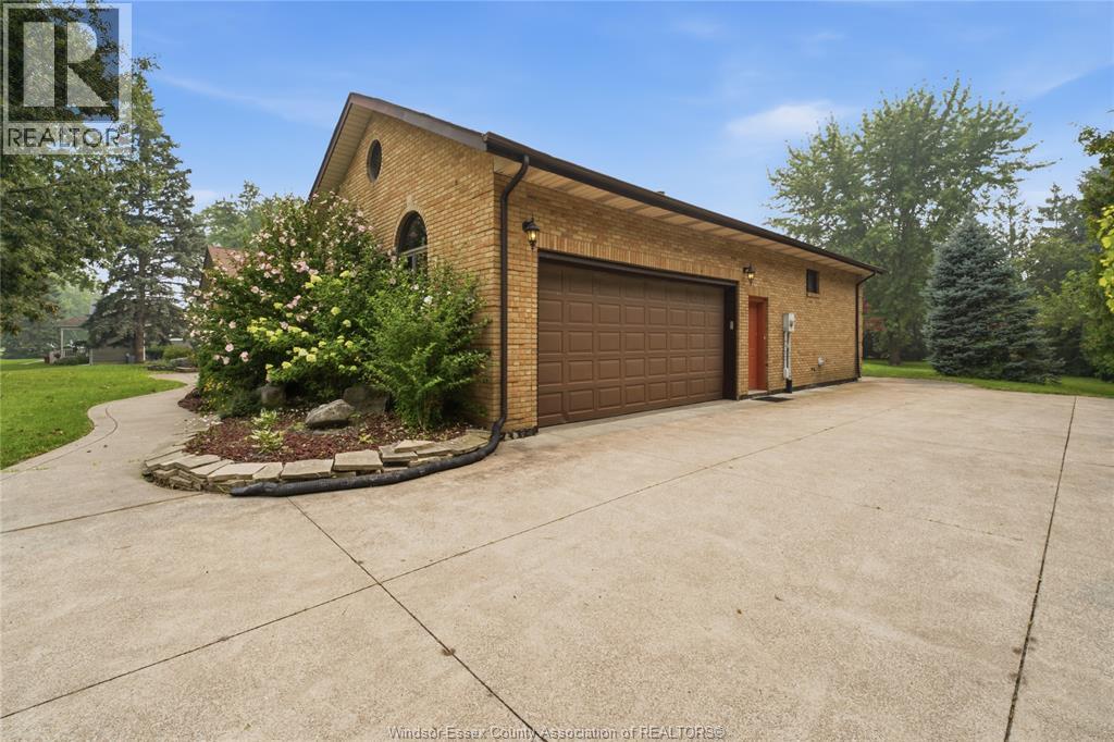 2073 Lesperance ROAD - Image 40
