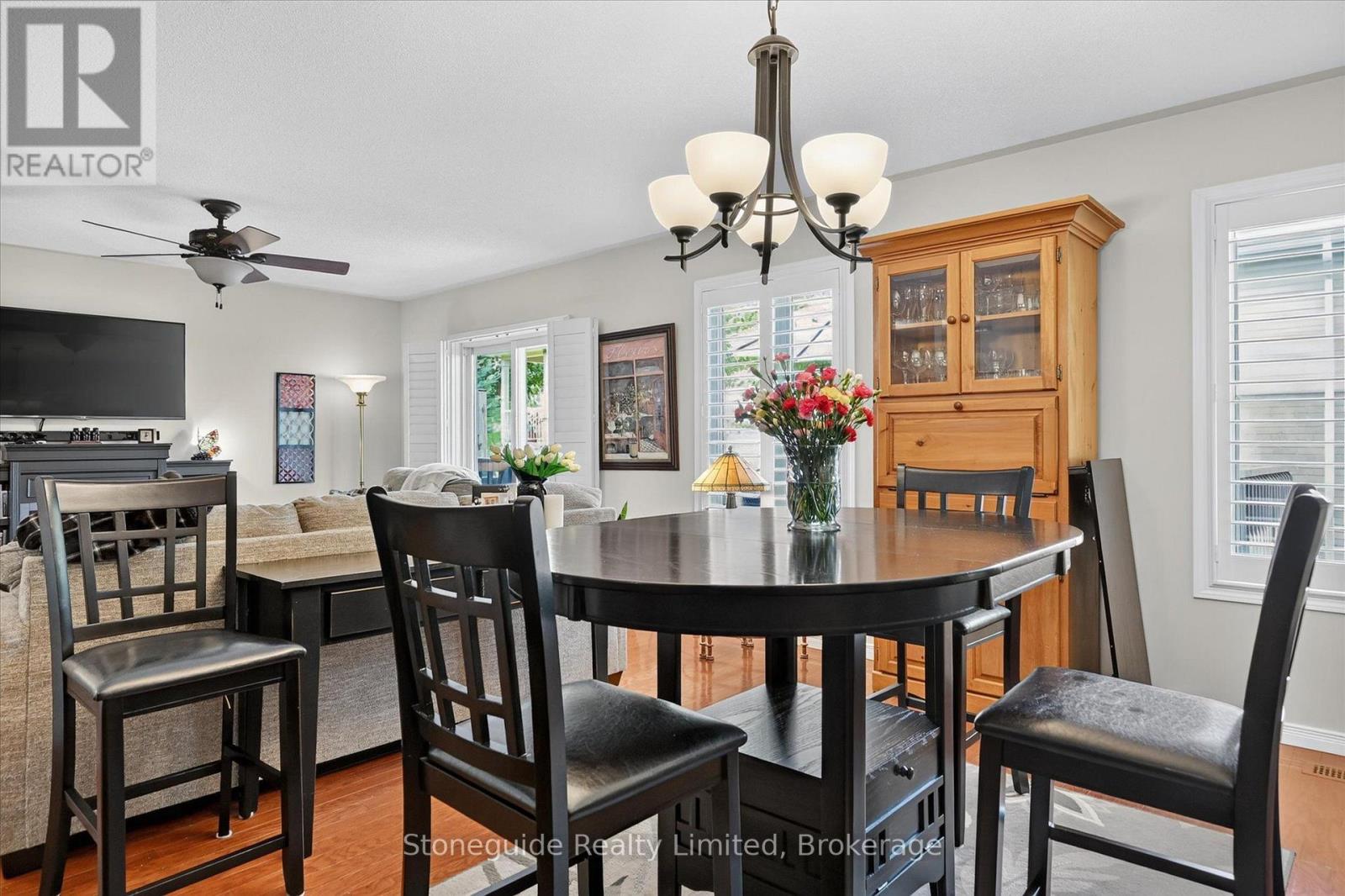 #2 909 WENTWORTH STREET - Image 10