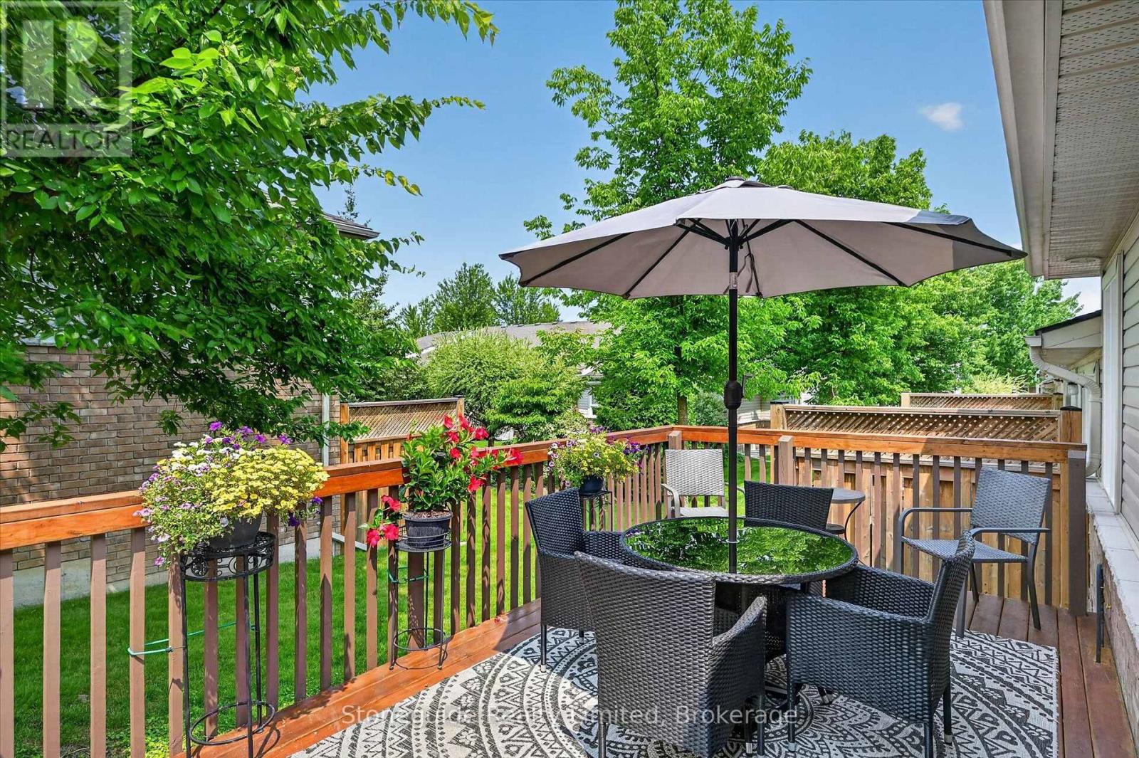 #2 909 WENTWORTH STREET - 22