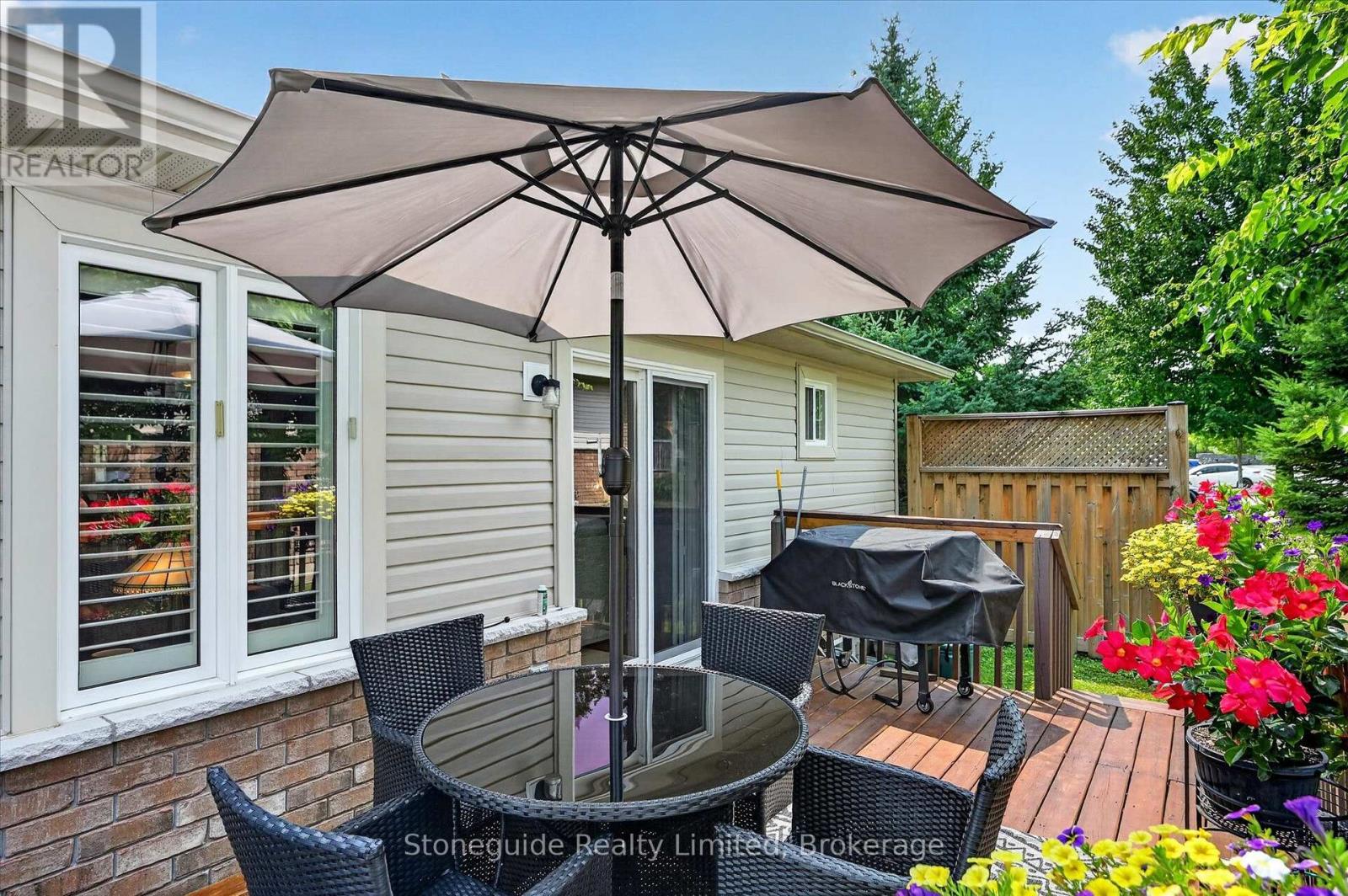 #2 909 WENTWORTH STREET - 24