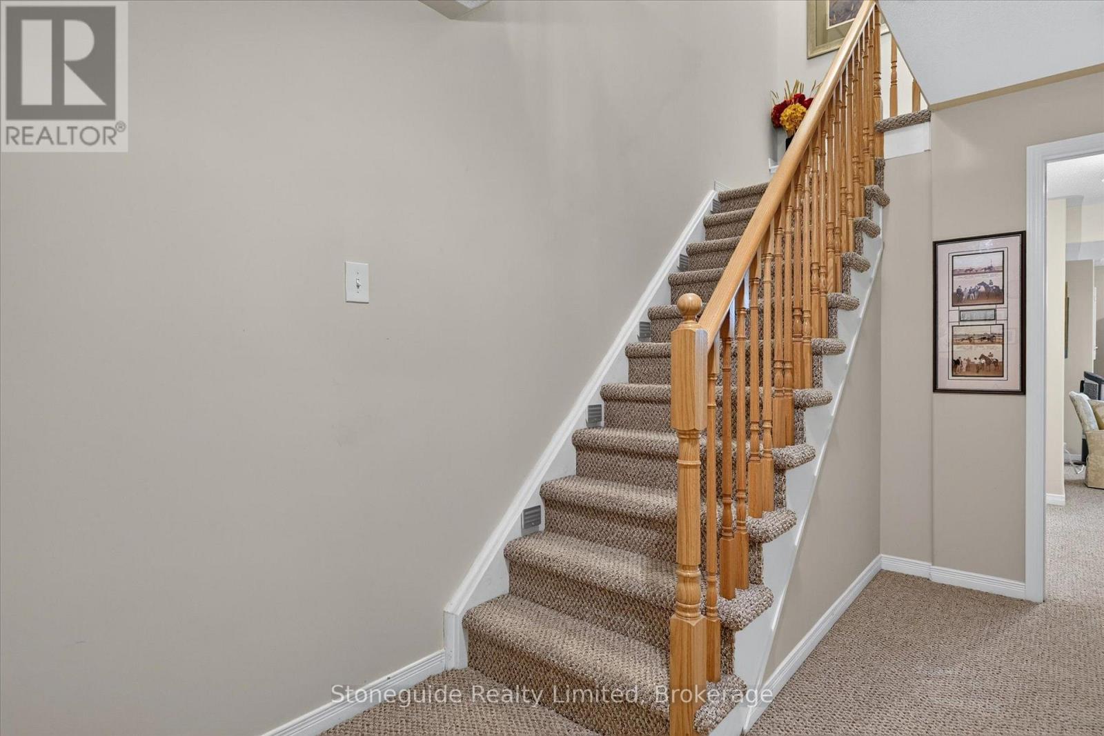 #2 909 WENTWORTH STREET - 36