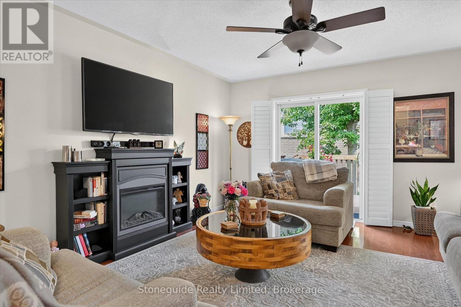 #2 909 WENTWORTH STREET - Image 5