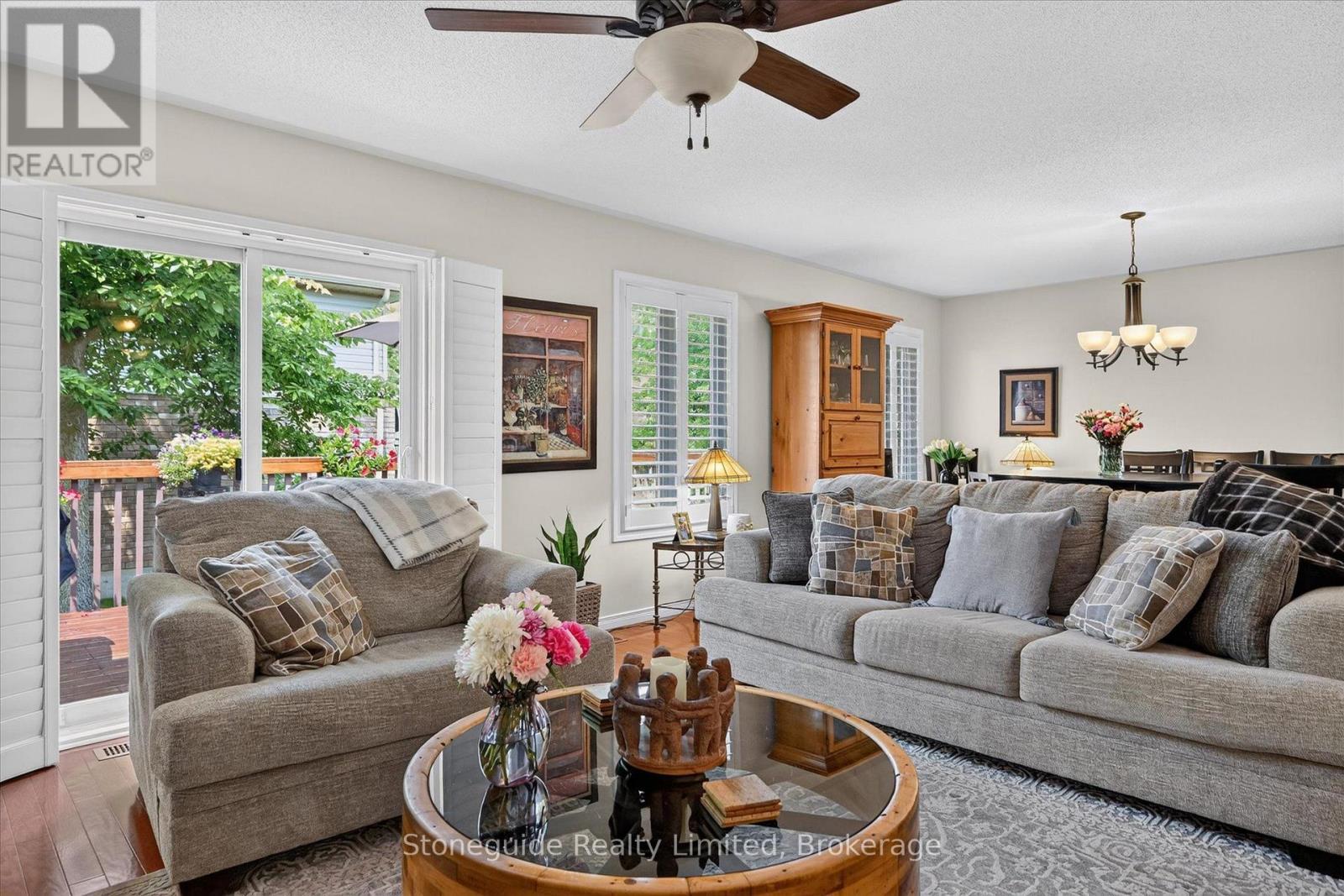 #2 909 WENTWORTH STREET - Image 8