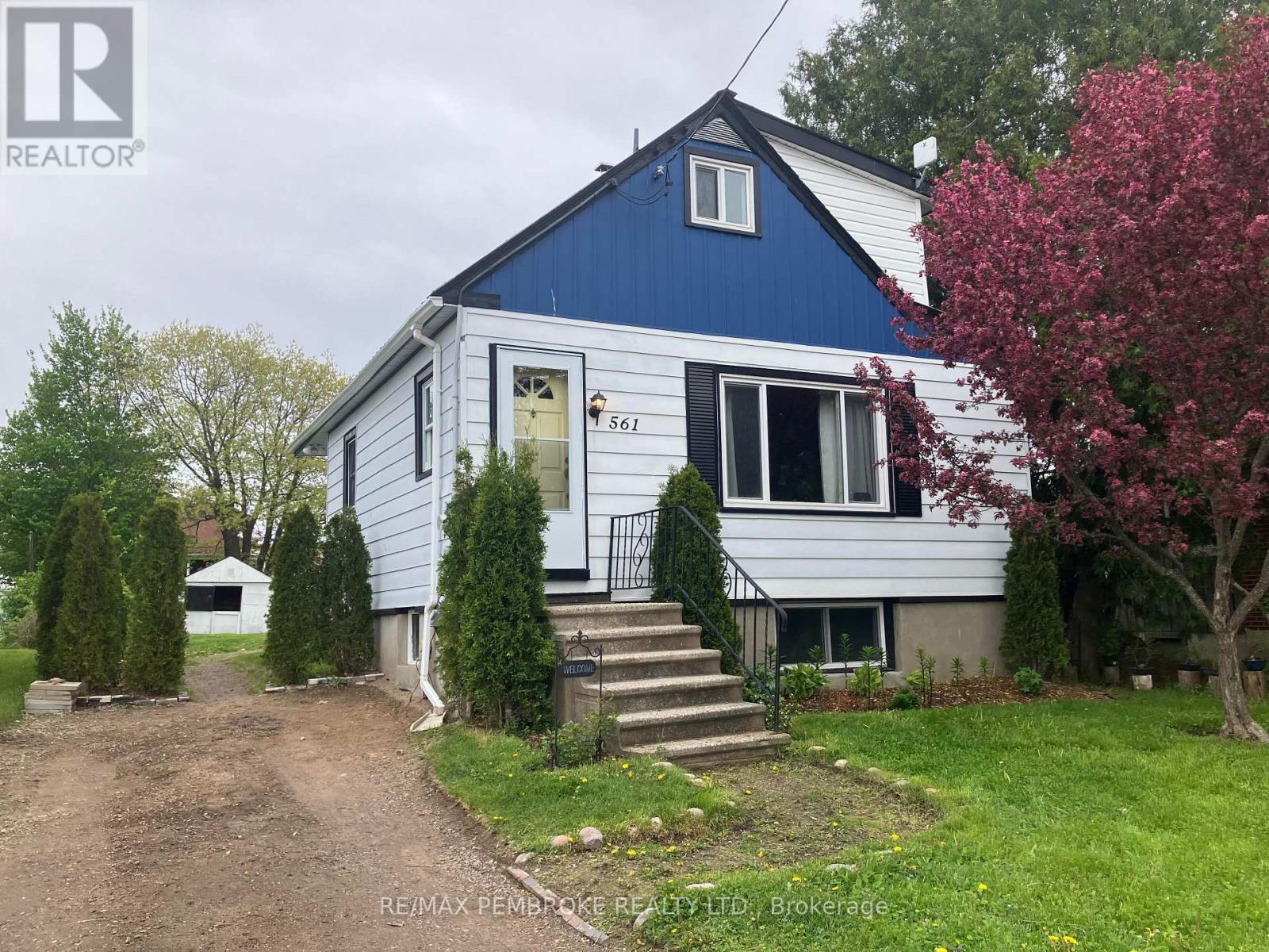 561 HAMILTON STREET W