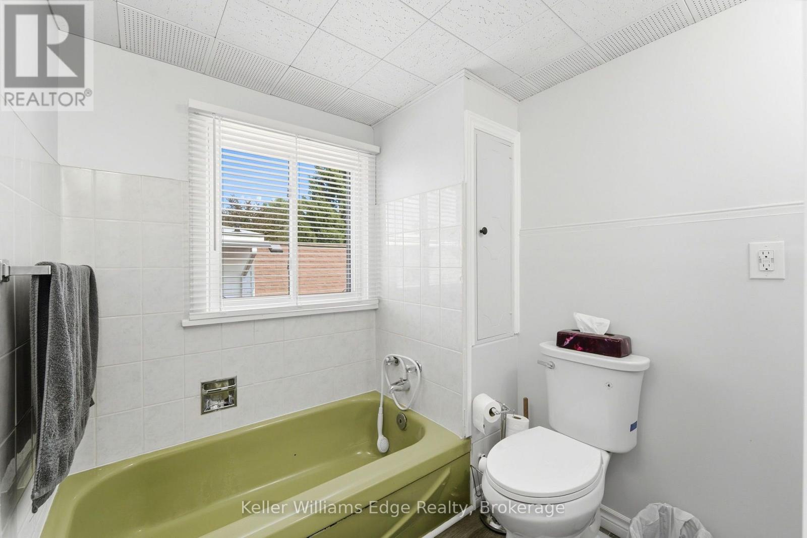 4104 BROUGHTON AVENUE - Image 23
