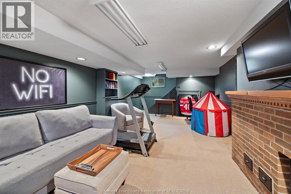 1528 VICTORIA AVENUE - Image 24