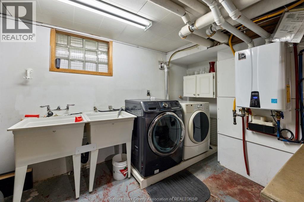 1528 VICTORIA AVENUE - 26