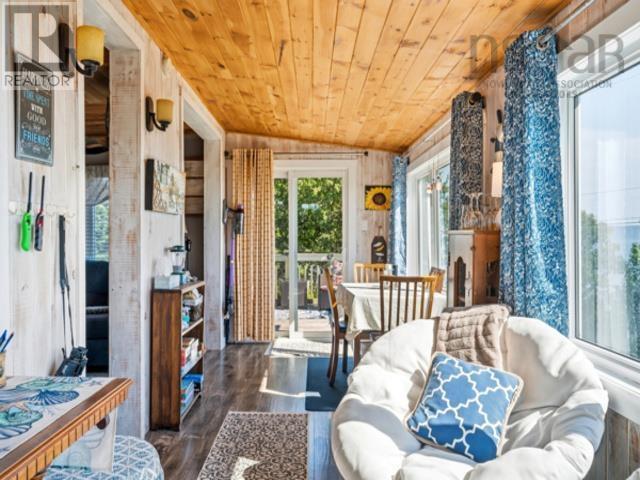 1031 West Bay Road - Image 31