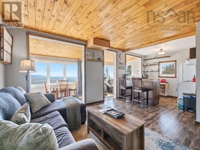 Property 36 of 49 of 1031 West Bay Road