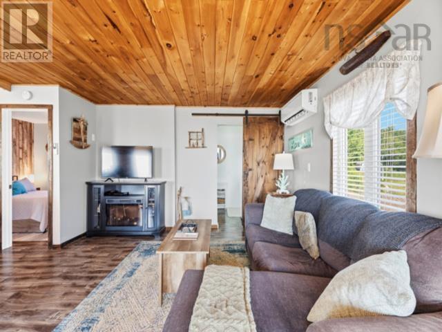 Property 32 of 49 of 1031 West Bay Road