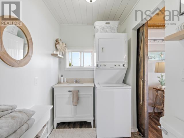 Property 43 of 49 of 1031 West Bay Road