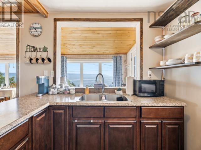 Property 38 of 49 of 1031 West Bay Road