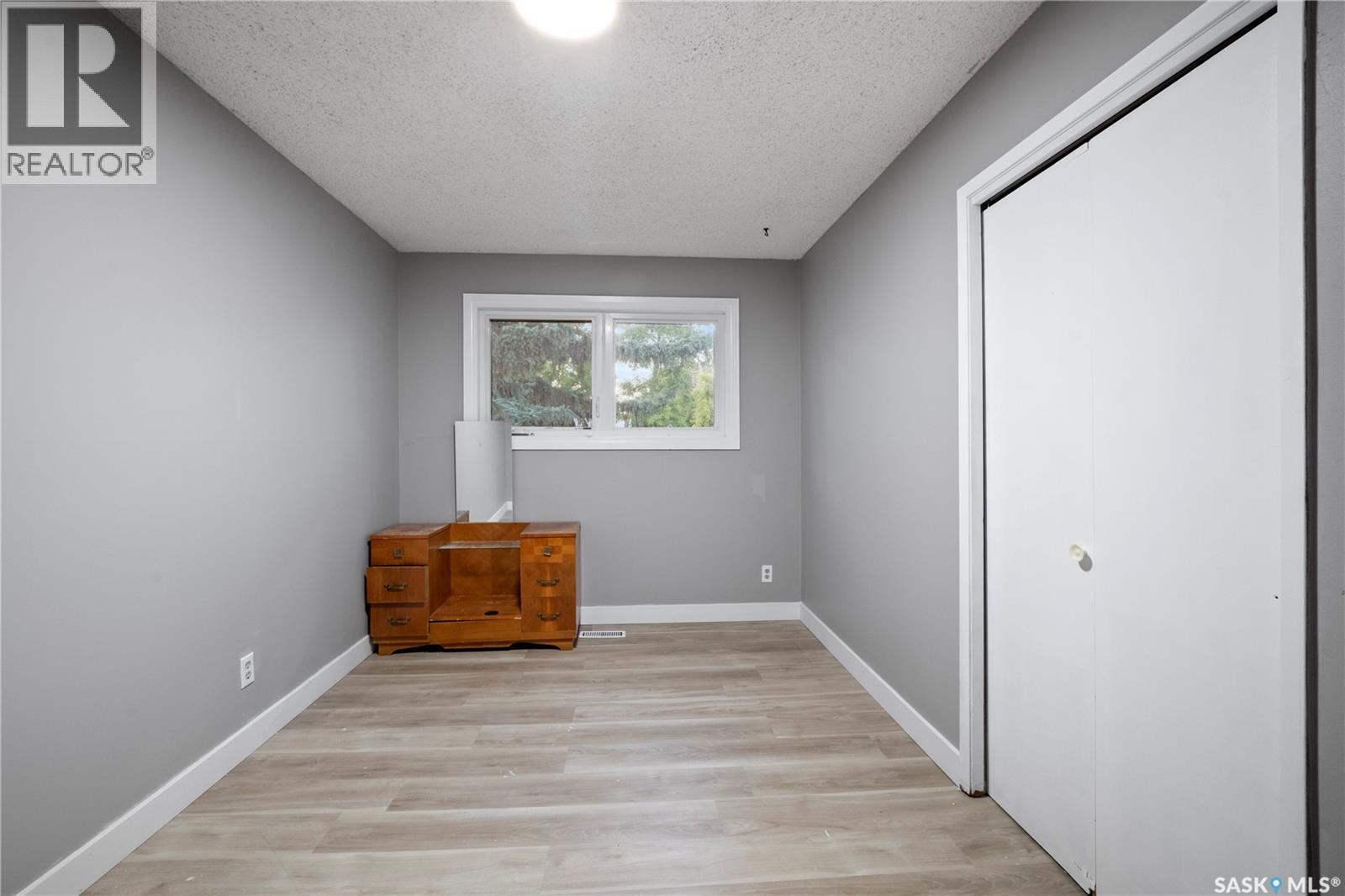 2225 BEDFORD AVENUE E - 13