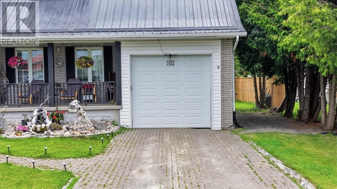 3083 Errington N - Image 21