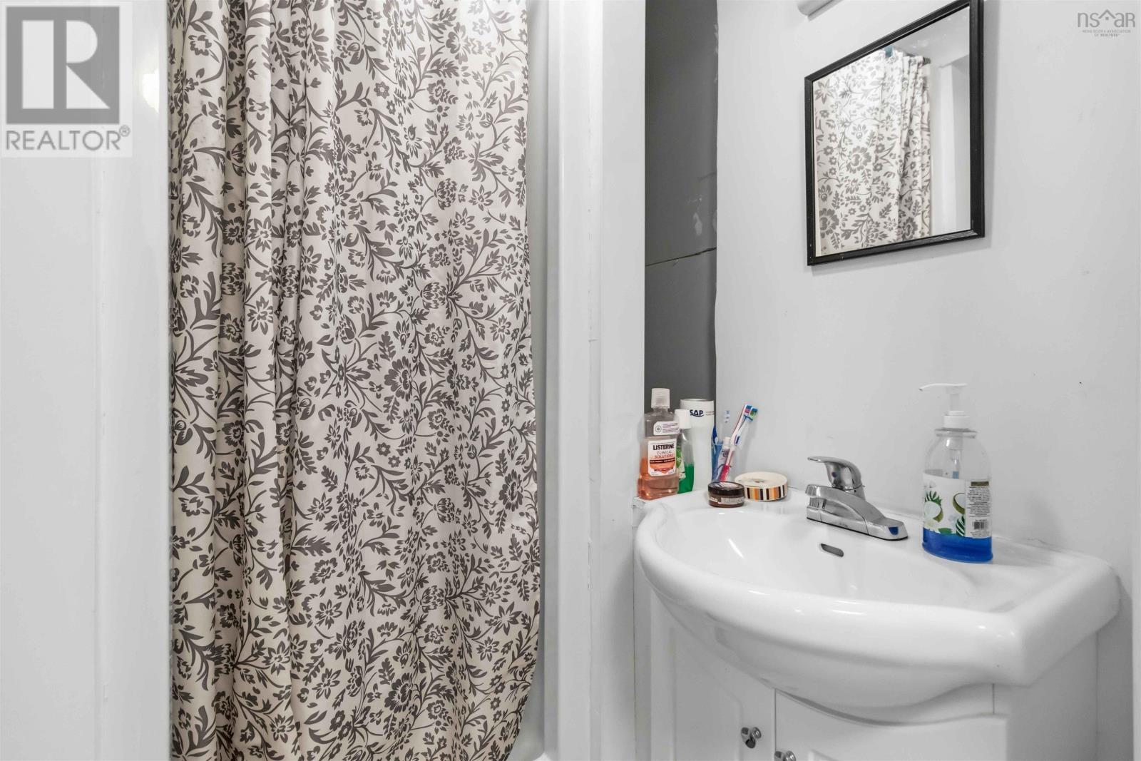 Property 33 of 50 of 32 Tamarack Circle
