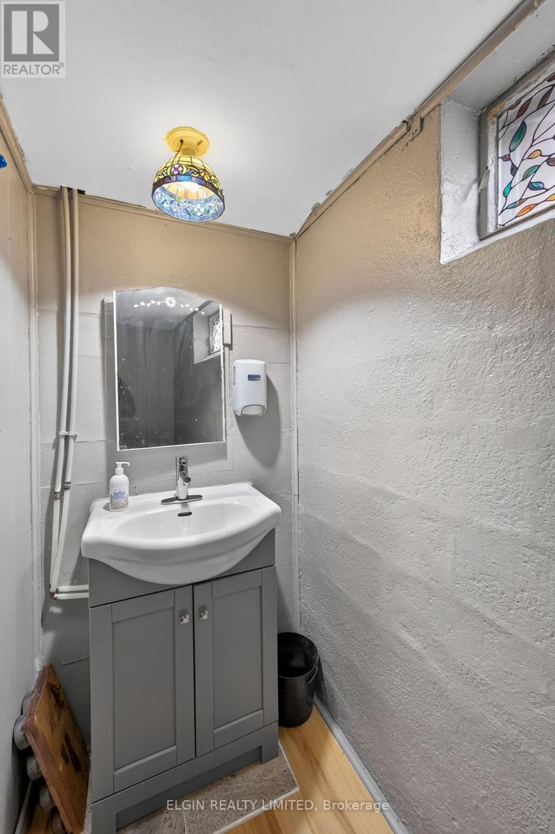 32 COYNE STREET - Image 23