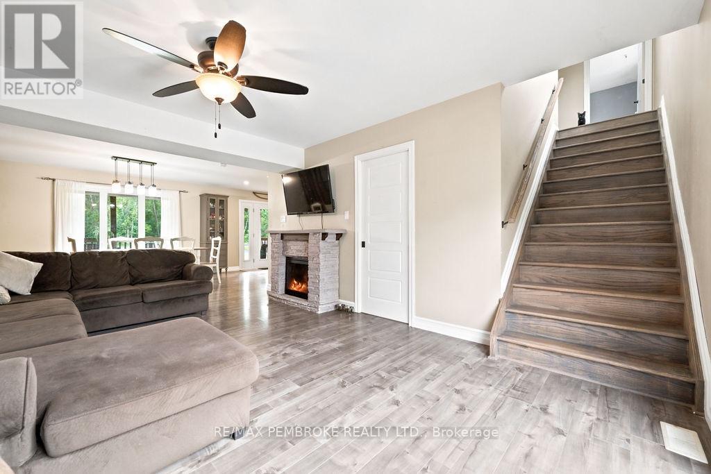 407 LATIMER ROAD - 18
