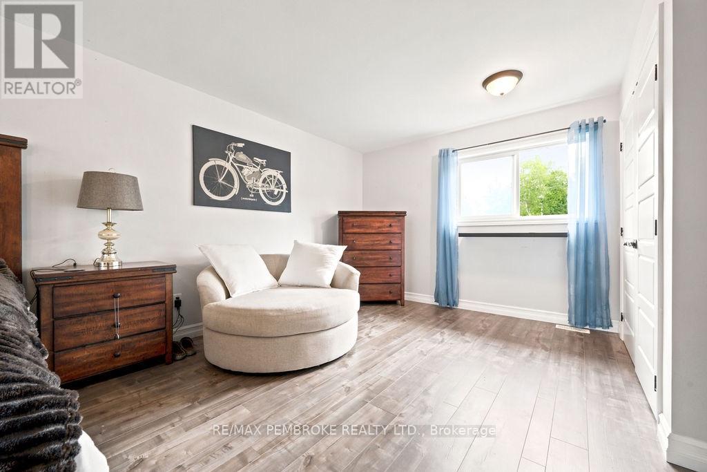 407 LATIMER ROAD - 25
