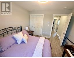 18 Evergreen Crescent thumbnail 11