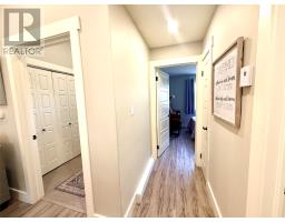 18 Evergreen Crescent thumbnail 8