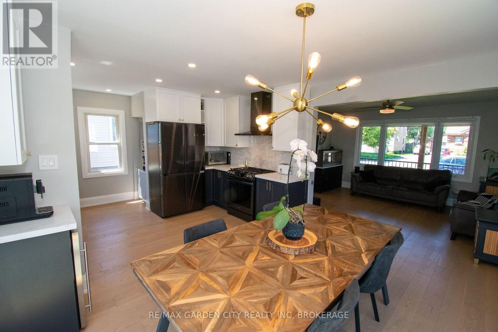 256 SCHOLFIELD AVENUE S - Image 14