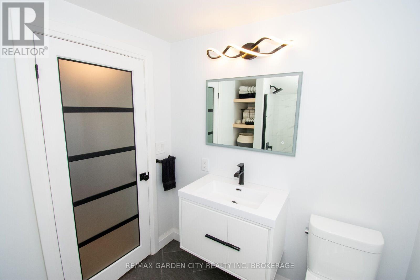 256 SCHOLFIELD AVENUE S - Image 28