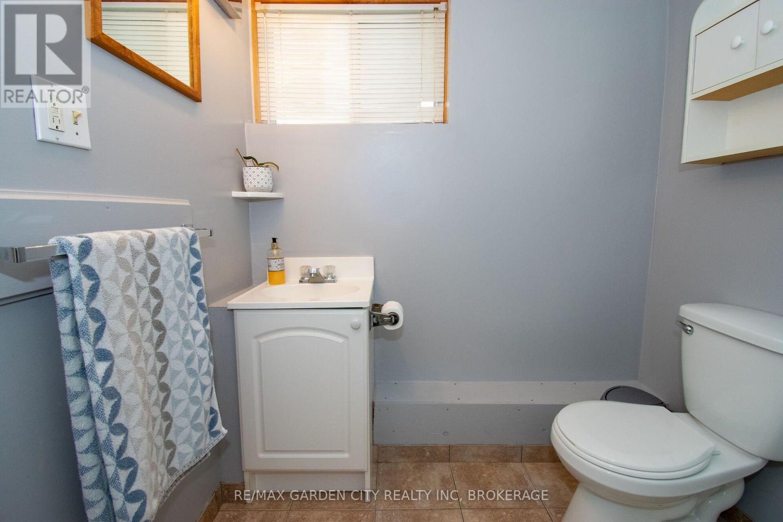 256 SCHOLFIELD AVENUE S - Image 31