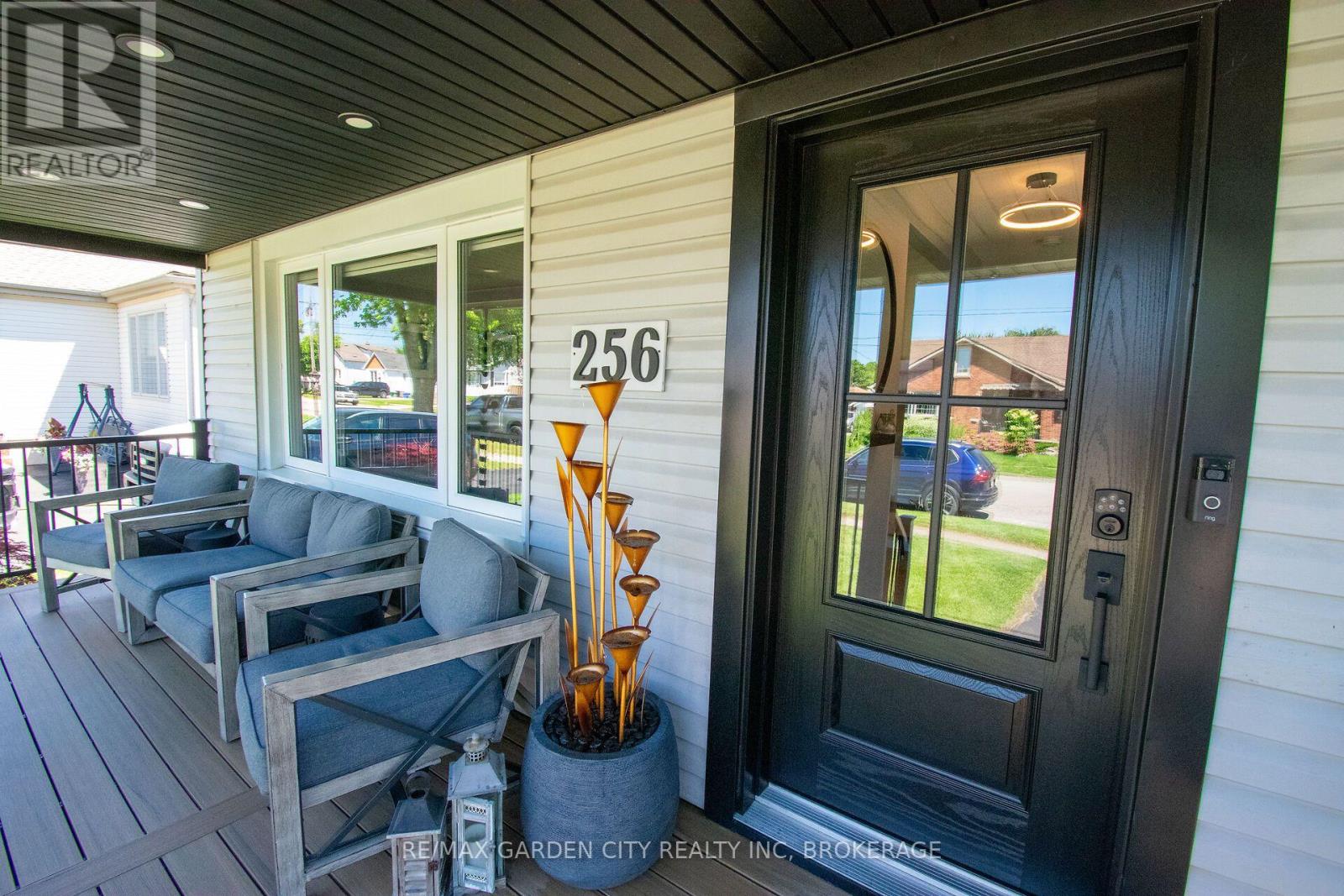 256 SCHOLFIELD AVENUE S - Image 5