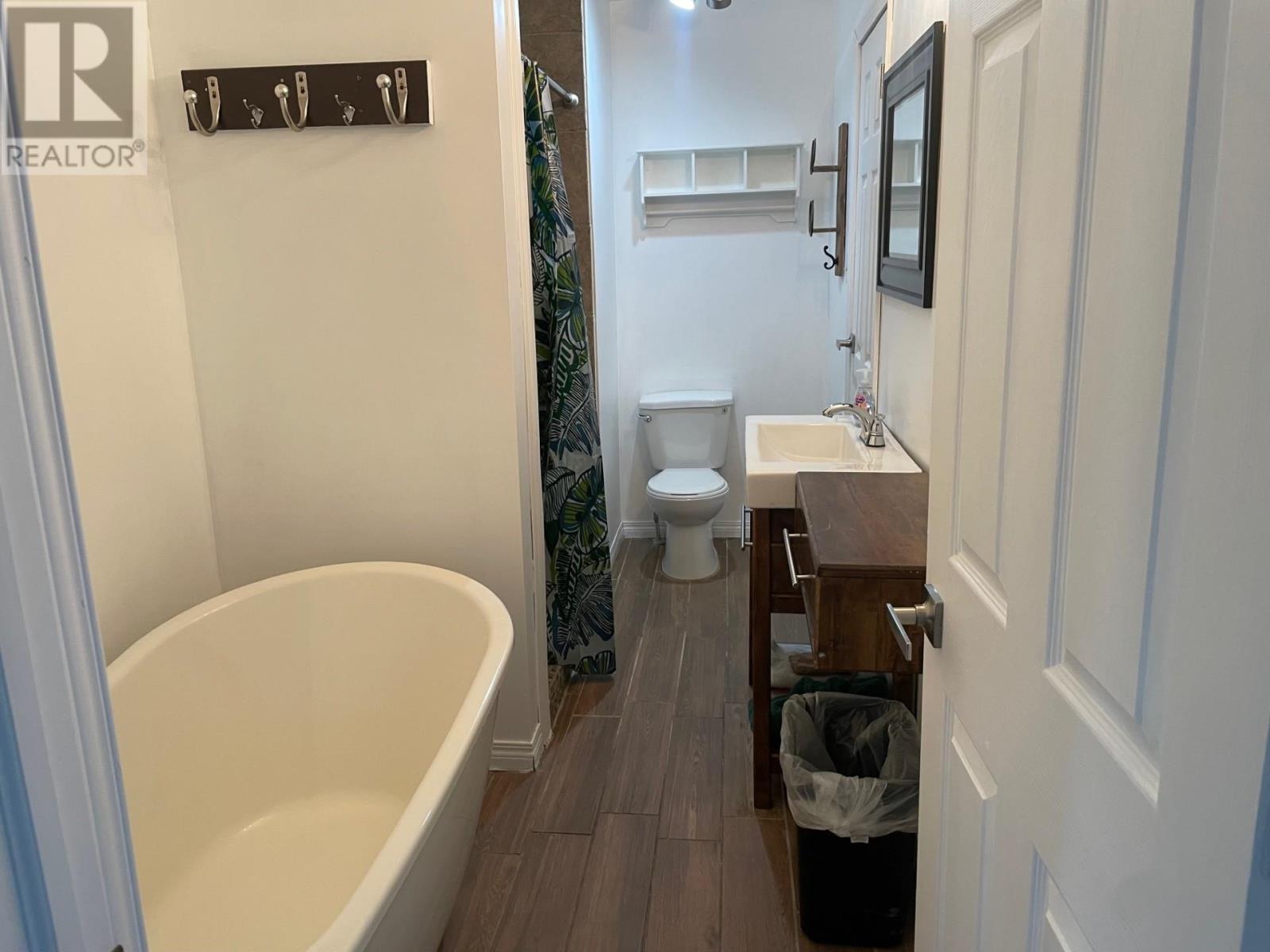 36 Clergue ST - 4