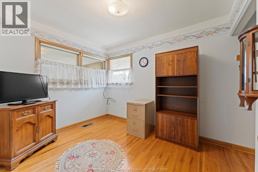 1280 Parkview AVENUE - Image 17
