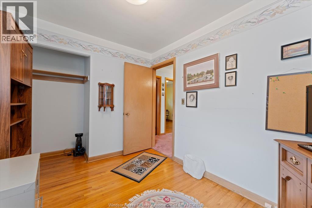 1280 Parkview AVENUE - 18